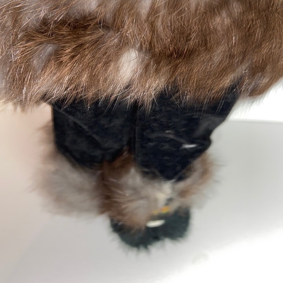 Alaskan Friends Genuine Porcelain Doll 12 “ Tall with Black Brown Fur Outfit. - Picture 7 of 10